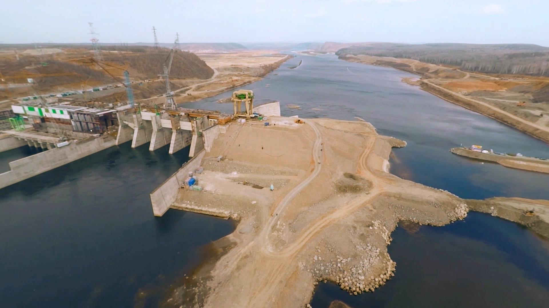 Перекрытие Буреи в створе Нижне-Бурейской ГЭС